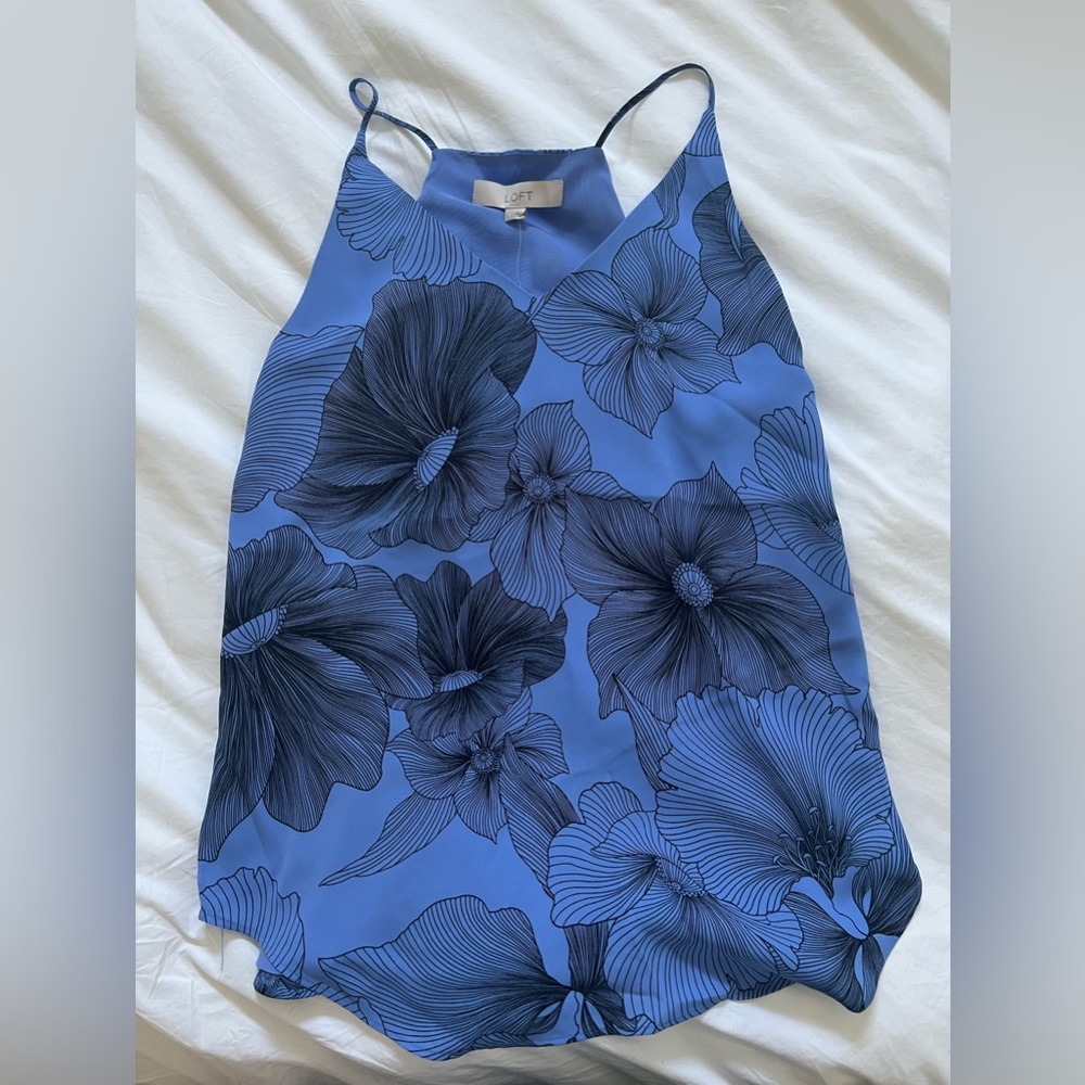 NWT Ann Taylor Loft floral tank - super cute and trendy! Size small